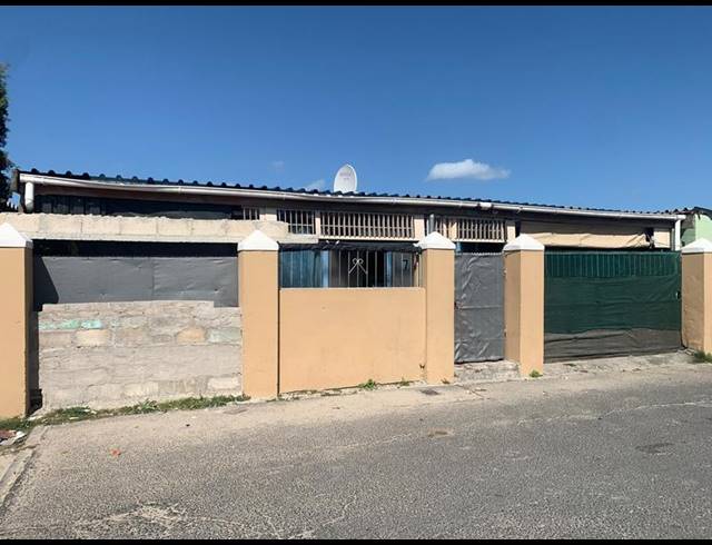 4 BEDROOM HOUSE FOR SALE IN LENTEGEUR